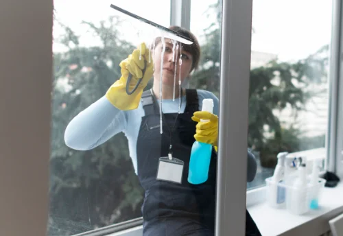 Nettoyage de vitres intérieures et extérieures à Auzat-la-Combelle